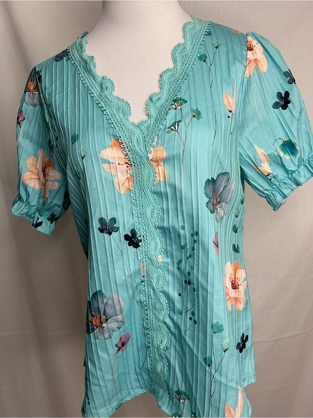 2225 - Floral Lace-Trim Short Sleeve Top - Aqua
